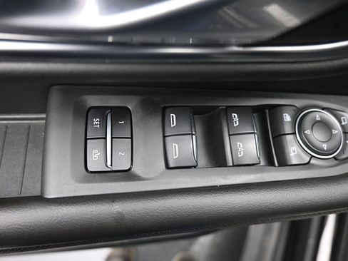 Used 2022 Chevrolet Tahoe Premier w/ Premium Package image 16