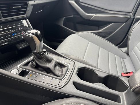 Used 2025 Volkswagen Jetta SE image 41