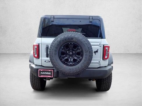 New 2026 Ford Bronco Outer Banks w/ Sasquatch Package AWD/4WD image 3