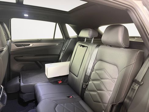 New 2026 Volkswagen Atlas Cross Sport SE AWD/4WD image 9