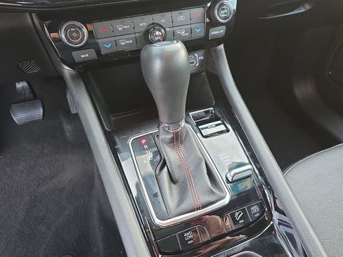 Used 2023 Jeep Compass Trailhawk image 19