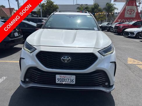 Used 2021 Toyota Highlander XSE AWD/4WD image 11