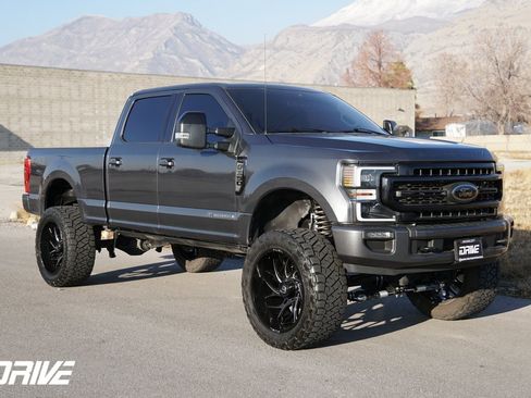 Used 2020 Ford F350 Lariat image 1