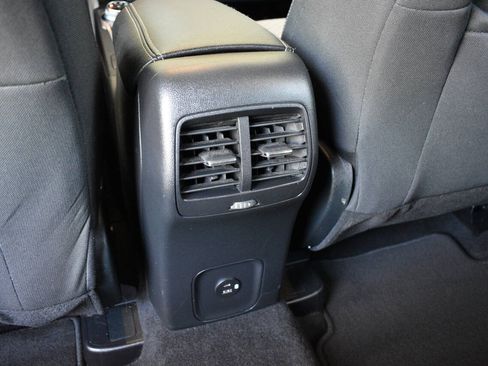 Used 2020 Ford Escape SE FWD image 13