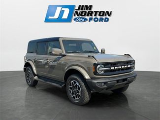 New 2025 Ford Bronco Outer Banks video 1