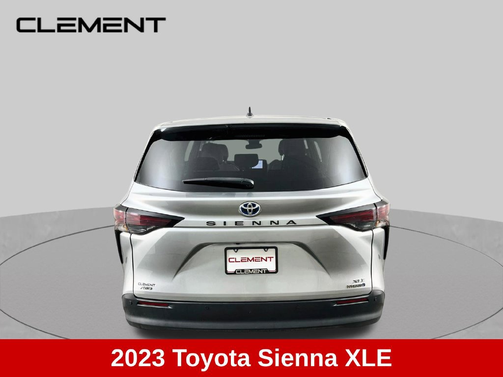Used 2023 Toyota Sienna XLE AWD/4WD image 7