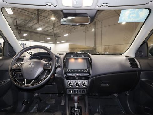 Used 2025 Mitsubishi Outlander Sport ES image 27