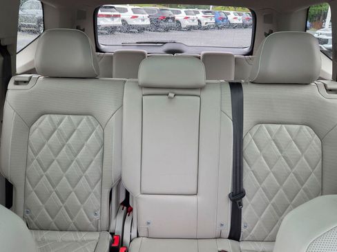 Used 2024 Volkswagen Atlas SEL Premium R-Line AWD/4WD image 47
