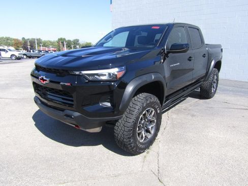 Used 2023 Chevrolet Colorado ZR2 w/ ZR2 Convenience Package III AWD/4WD image 34