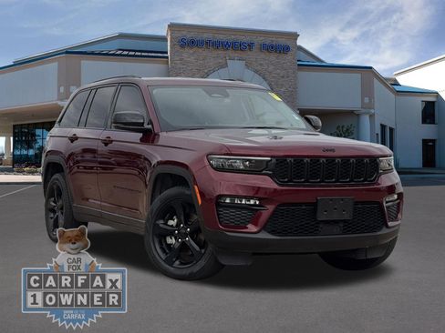 Used 2023 Jeep Grand Cherokee Limited w/ Black Appearance Package AWD/4WD image 1