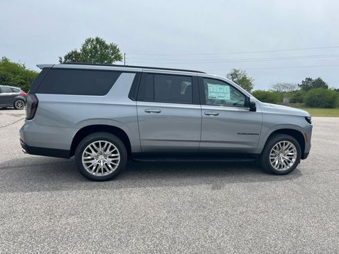 New 2026 Chevrolet Suburban RST image 6