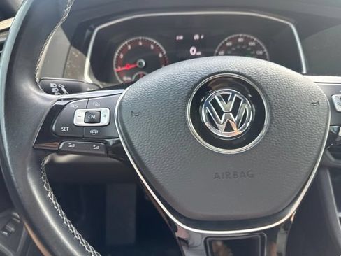 Used 2019 Volkswagen Jetta R-Line FWD image 21