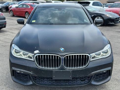 Used 2018 BMW 750i RWD image 3