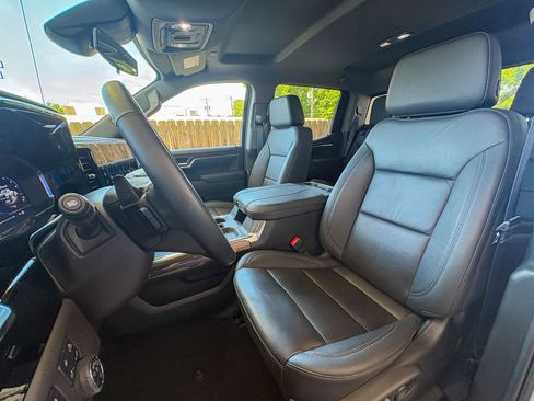 Used 2025 Chevrolet Silverado 1500 LT Trail Boss w/ LT Trail Boss Premium Package AWD/4WD image 25