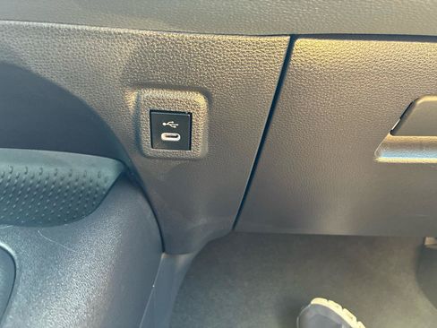Used 2025 Toyota Corolla LE FWD image 40
