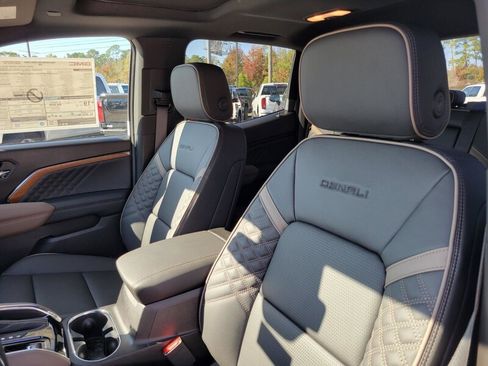 New 2026 GMC Canyon Denali image 11