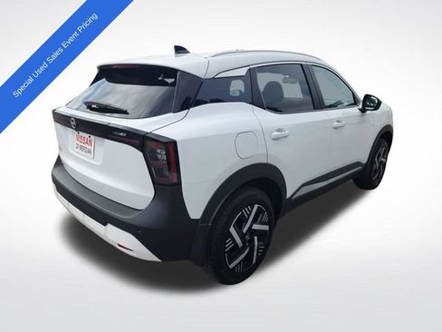 Used 2026 Nissan Kicks SV w/ SV Premium Package FWD image 5