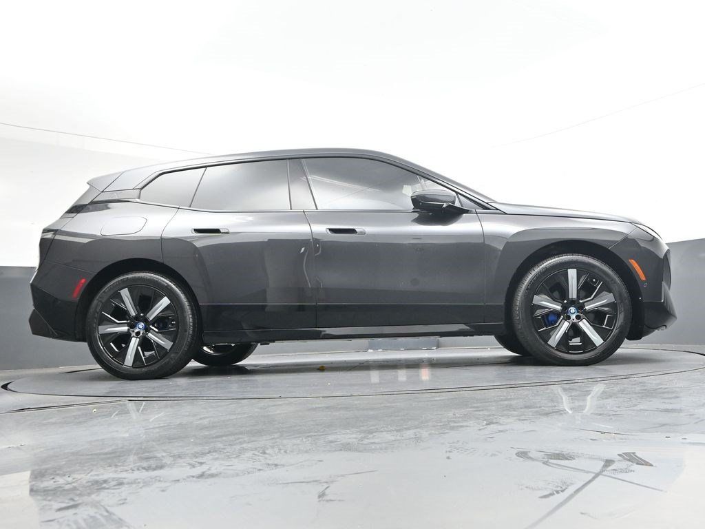 Used 2024 BMW iX xDrive50 w/ Premium Package AWD/4WD image 28