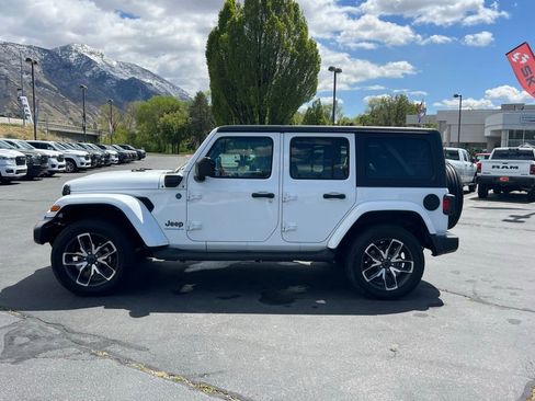 Used 2024 Jeep Wrangler Unlimited AWD/4WD image 11