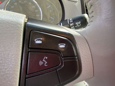 Used 2014 Toyota Sienna Limited w/ Limited Premium Package image 25