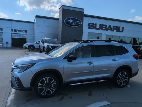 Used 2025 Subaru Ascent Limited image 10