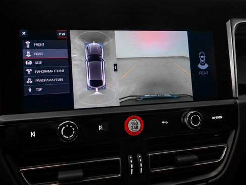 Used 2025 Porsche Macan image 29