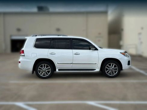 Used 2014 Lexus LX 570 4WD image 10
