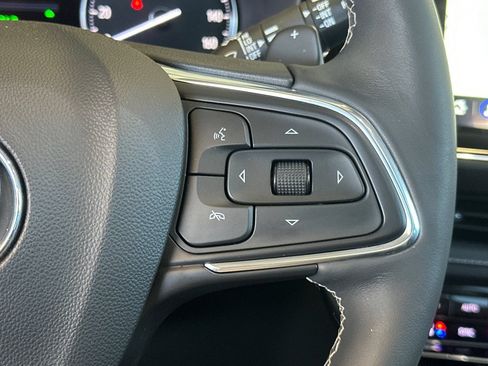 Used 2023 Buick Envision Avenir AWD/4WD image 37