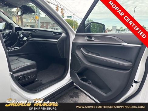 Used 2024 Jeep Grand Cherokee Limited w/ Trailer Tow Package image 39