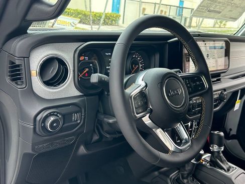 New 2024 Jeep Wrangler Unlimited Sahara AWD/4WD image 33