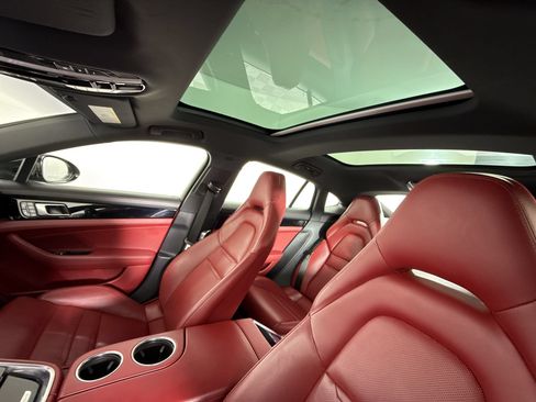 Used 2021 Porsche Panamera w/ Premium Package RWD image 13