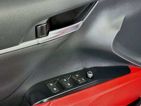 Used 2020 Toyota Camry XSE image 15