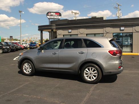 Used 2019 Kia Sorento L FWD image 5