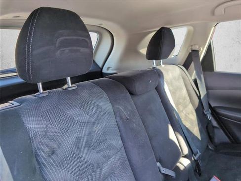 Used 2014 Nissan Rogue SV image 22