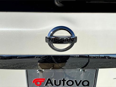 Used 2018 Nissan Pathfinder SL image 32