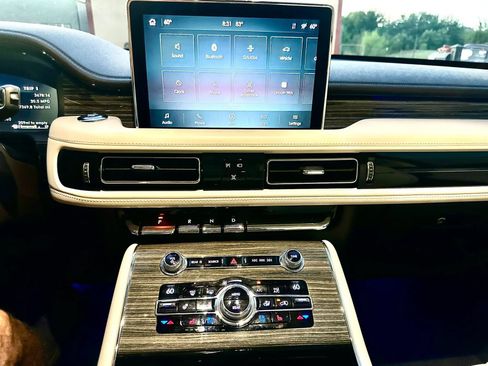 Used 2020 Lincoln Aviator Black Label AWD/4WD image 35