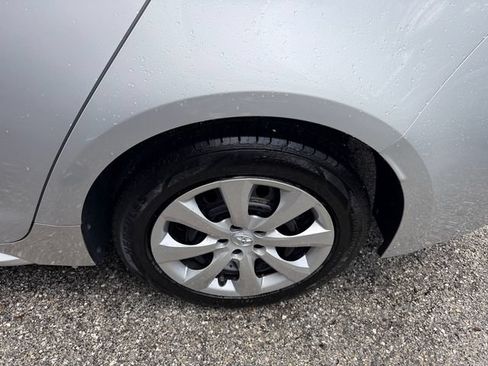Used 2022 Toyota Corolla LE FWD image 7