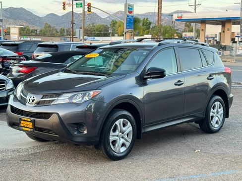 Used 2015 Toyota RAV4 LE AWD/4WD image 7
