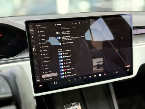Used 2022 Tesla Model S Plaid AWD/4WD image 63