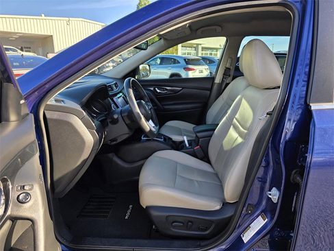 Used 2020 Nissan Rogue SL image 22