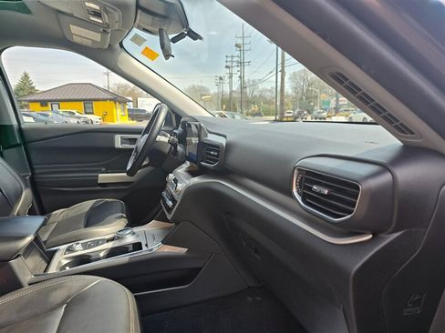 Used 2022 Ford Explorer XLT w/ Equipment Group 202A AWD/4WD image 19