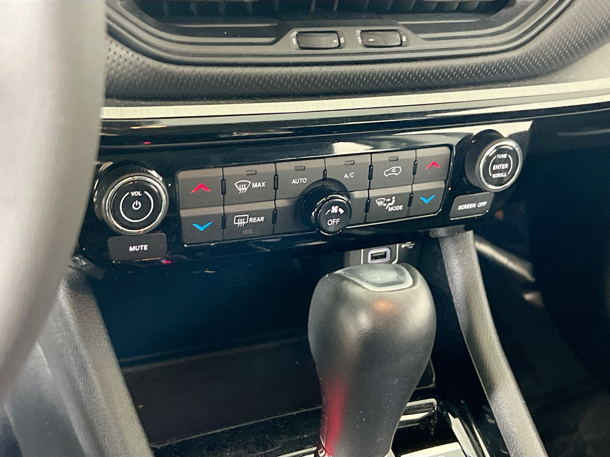 Used 2022 Jeep Compass Trailhawk AWD/4WD image 14