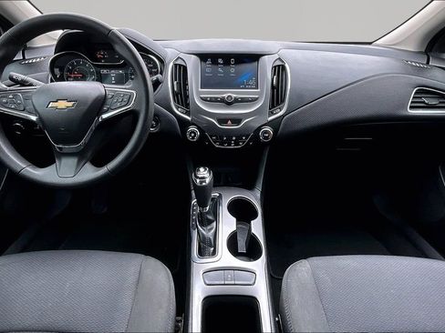 Used 2017 Chevrolet Cruze LT w/ Convenience Package image 16