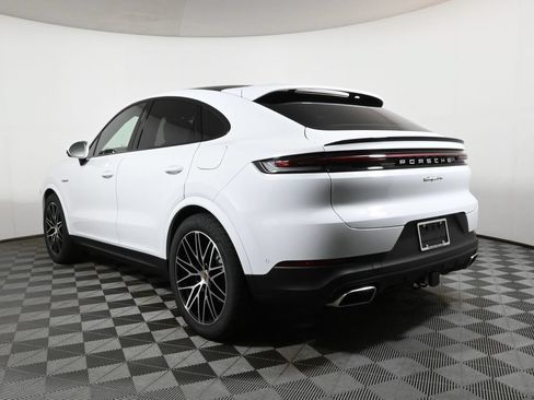 Used 2026 Porsche Cayenne E-Hybrid Coupe AWD/4WD image 3