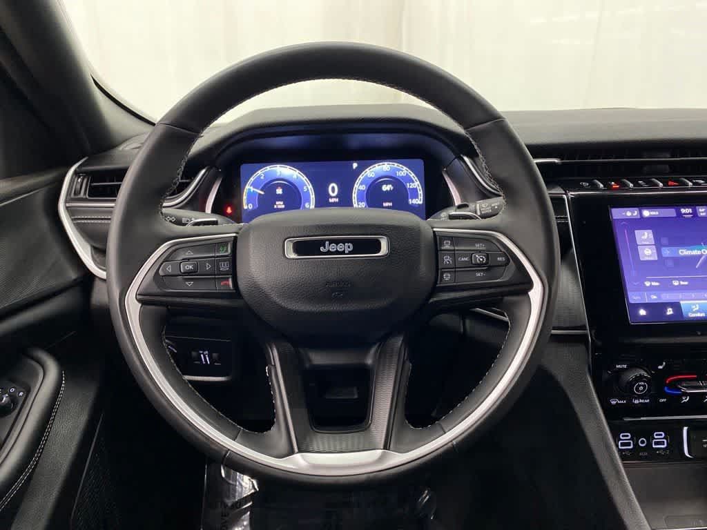 Used 2023 Jeep Grand Cherokee Altitude AWD/4WD image 20