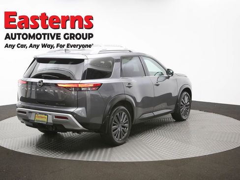 Used 2023 Nissan Pathfinder SL w/ SL Premium Package AWD/4WD image 42