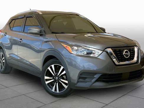 Used 2020 Nissan Kicks SV FWD image 3