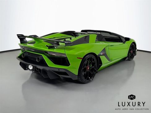 Used 2021 Lamborghini Aventador SVJ image 6