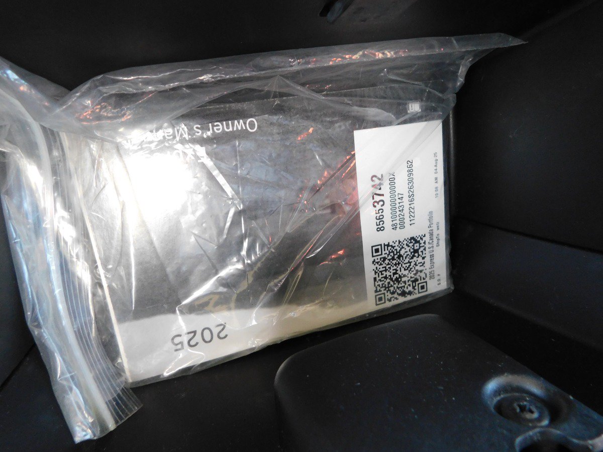 Used 2025 Chevrolet Express 2500 w/ Driver Convenience Package RWD image 18