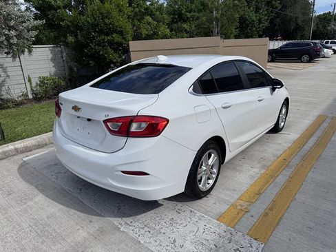Used 2018 Chevrolet Cruze LT FWD image 5